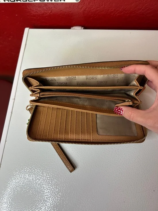 Michael Kors Tan Pebbled Leather Wristlet Wallet with Green Charm - Picture 6 of 9